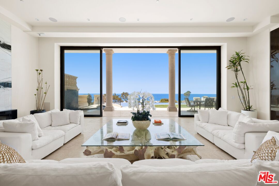 22435 Pacific Coast Hwy
