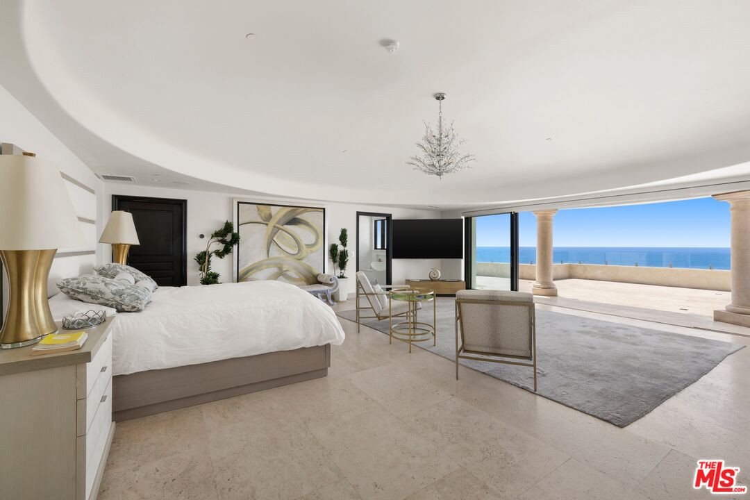 22435 Pacific Coast Hwy