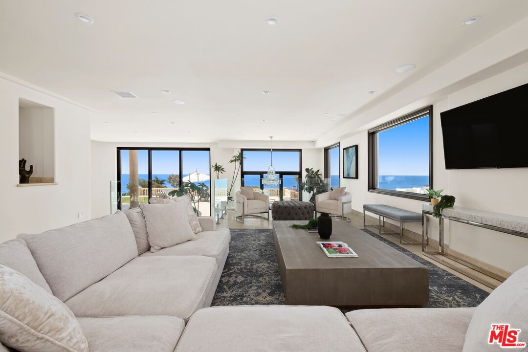 22435 Pacific Coast Hwy