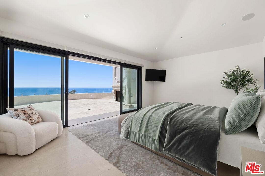 22435 Pacific Coast Hwy