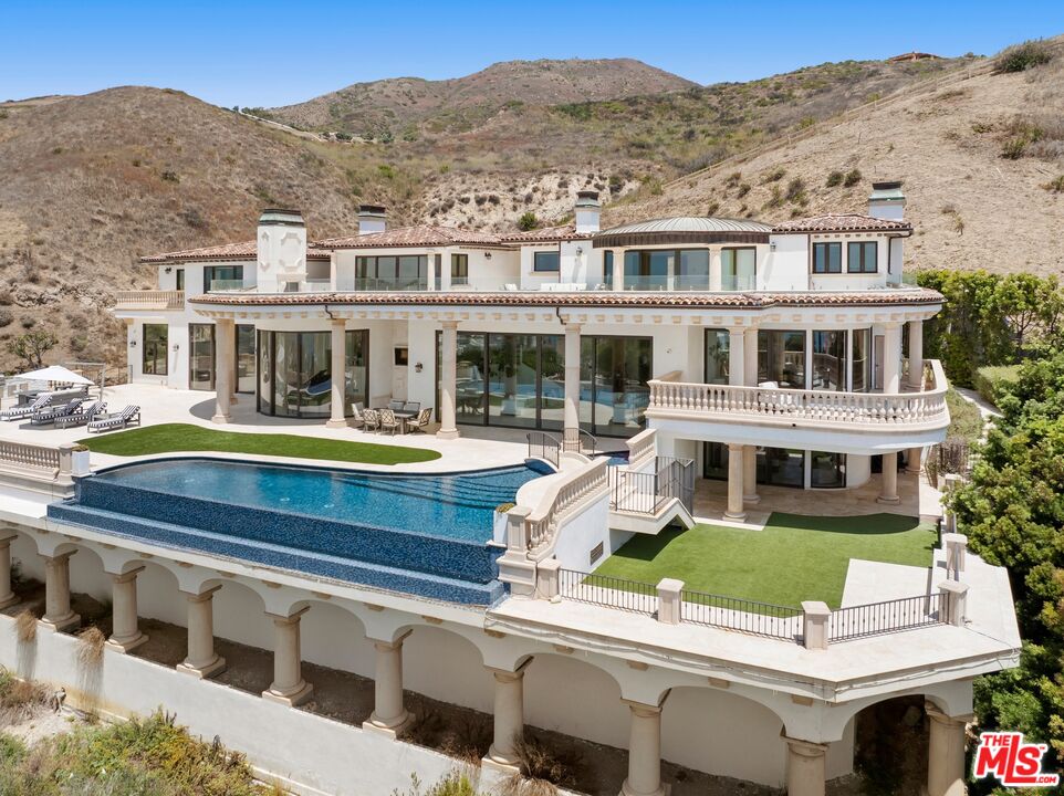 22435 Pacific Coast Hwy