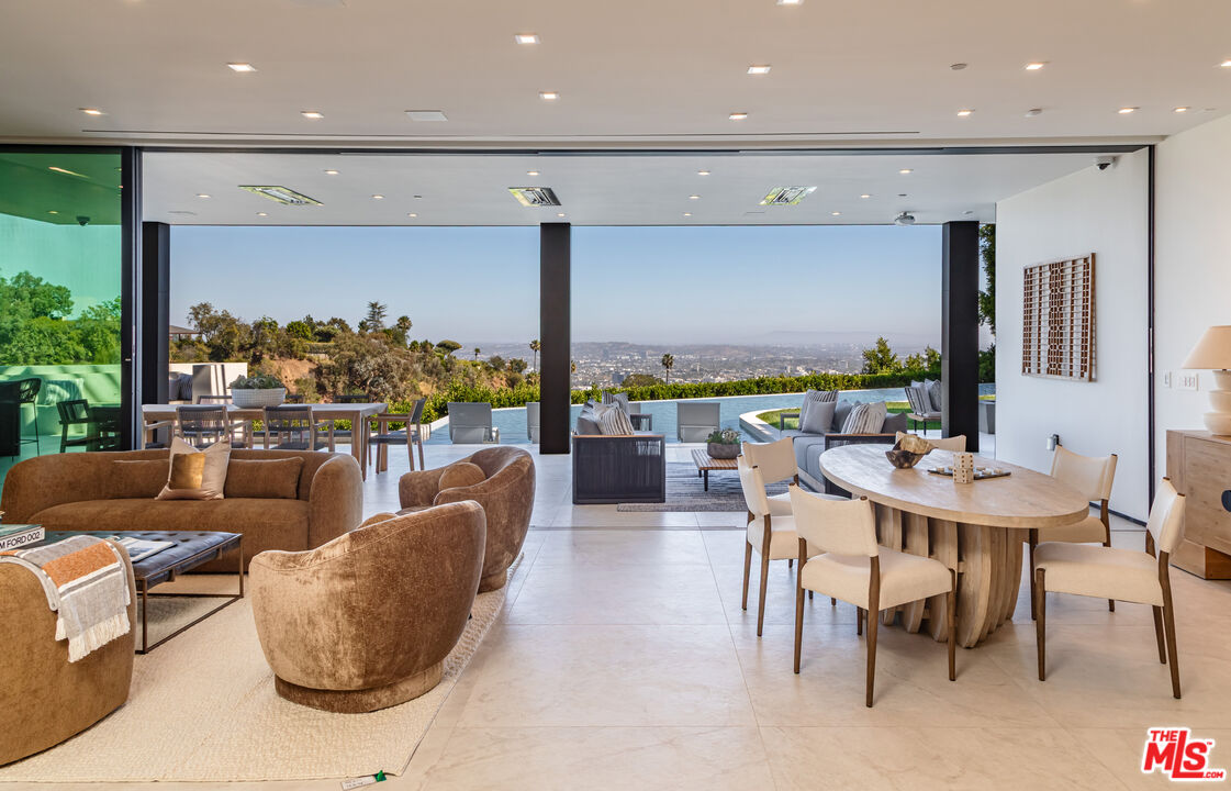 9364 Beverly Crest Dr