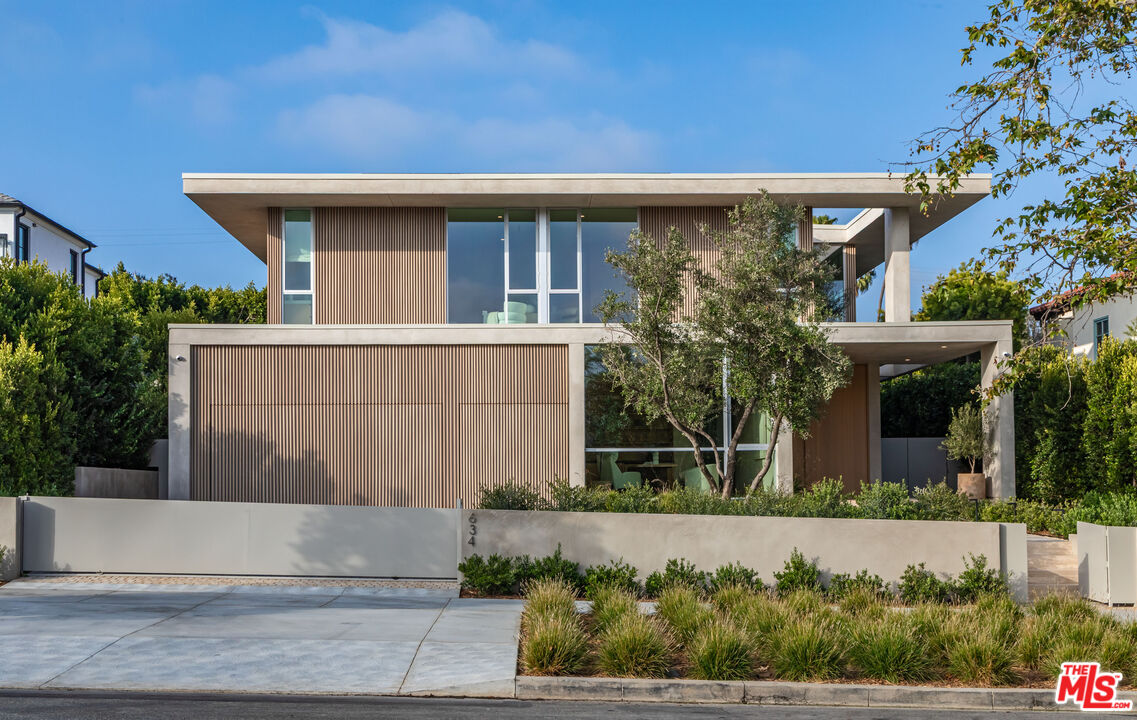 634 Moreno Ave