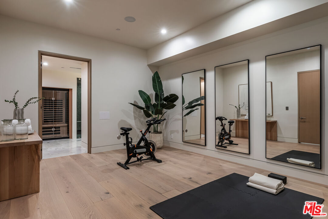 634 Moreno Ave