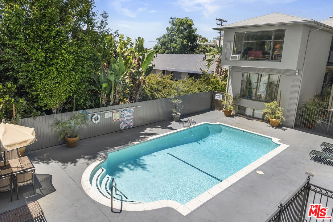 1227 N Harper Ave Unit: 8