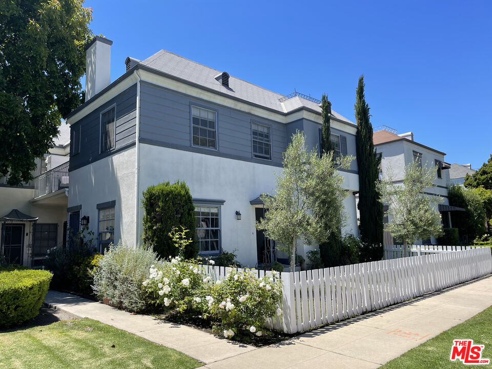 111 N Harper Ave