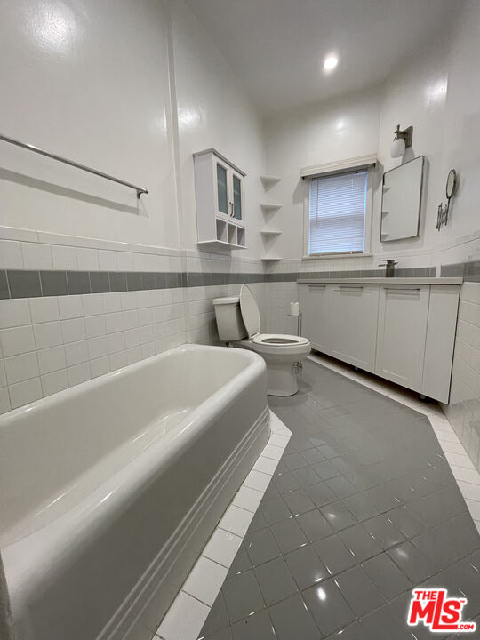 111 N Harper Ave