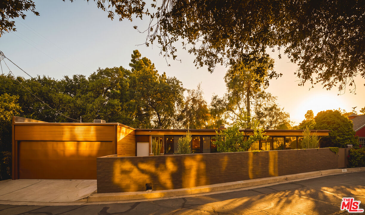 541 Suncourt Ter