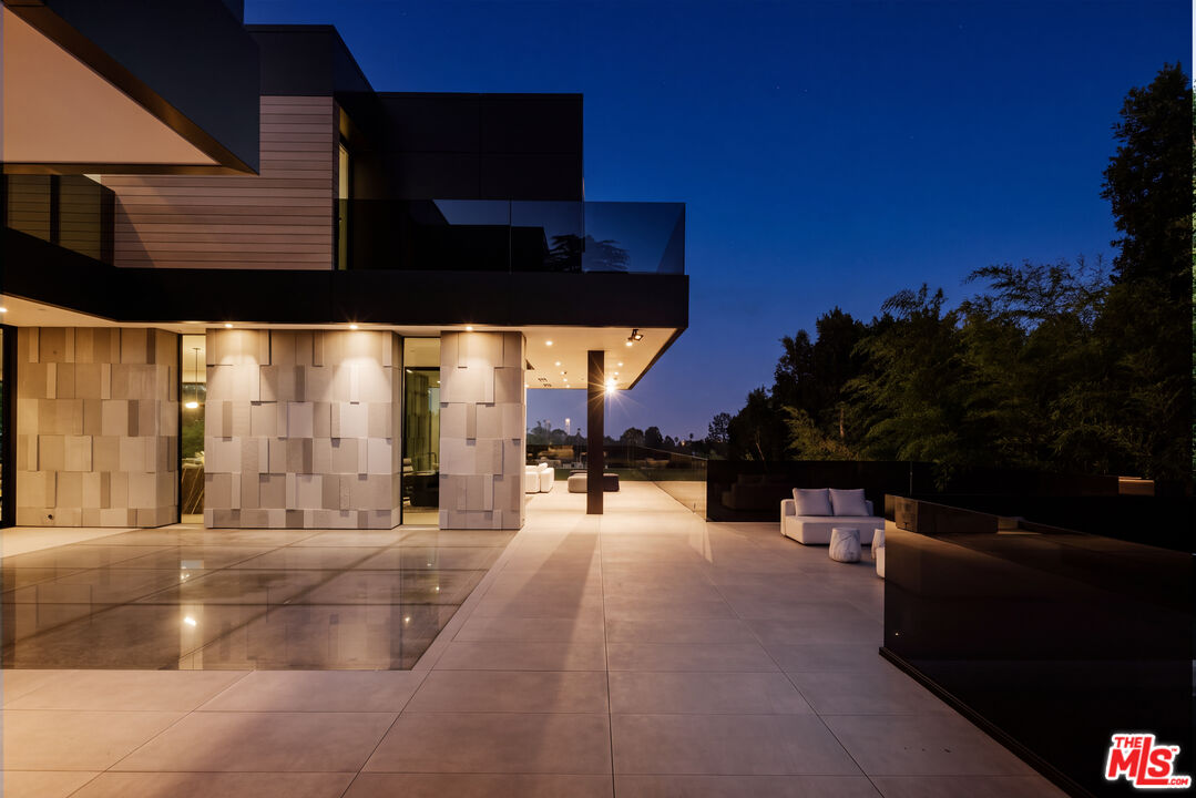 1140 Summit Dr