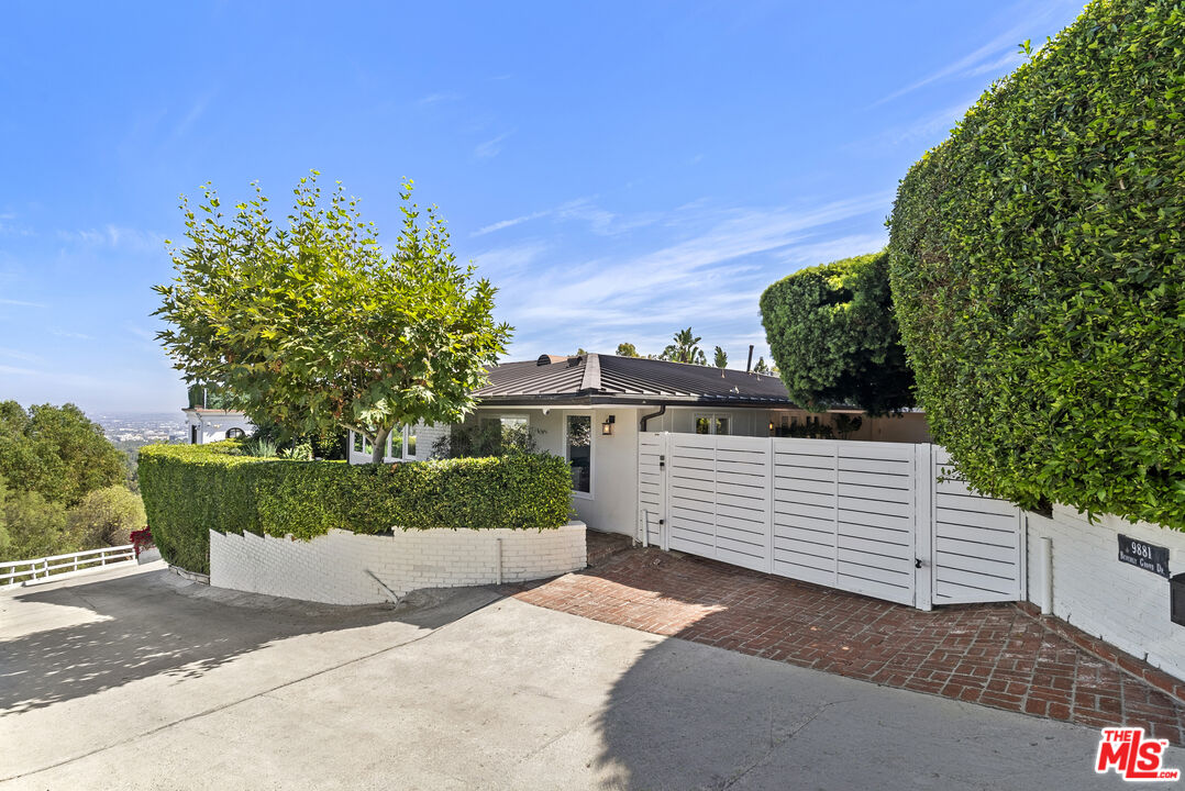 9881 Beverly Grove Dr