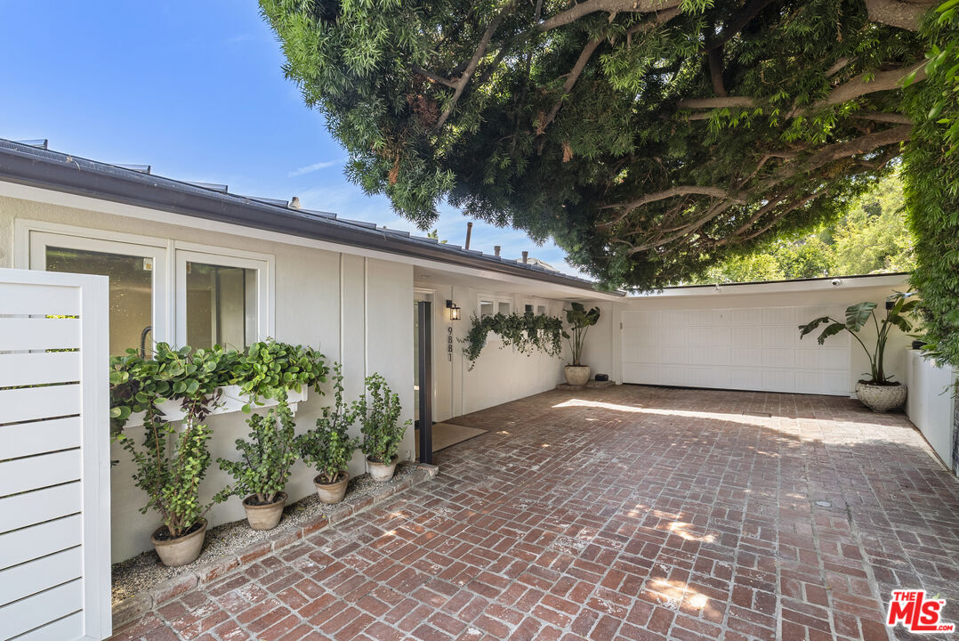 9881 Beverly Grove Dr