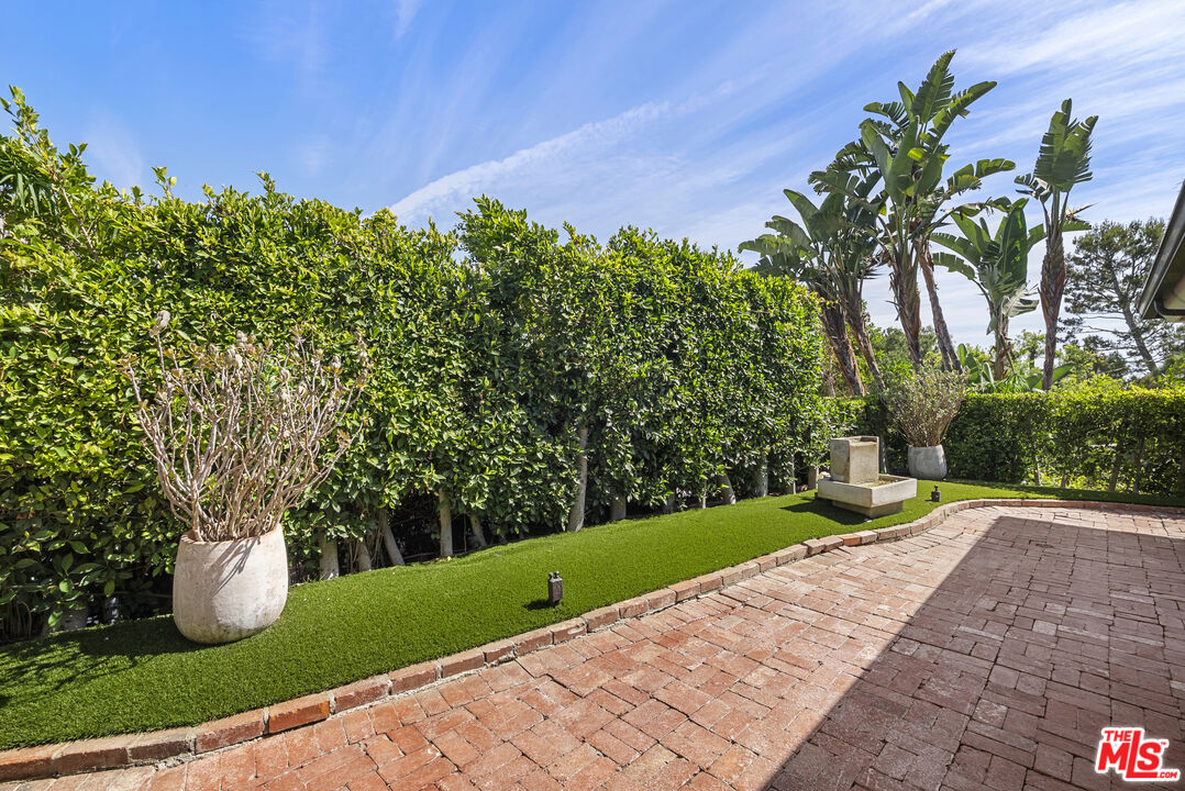 9881 Beverly Grove Dr