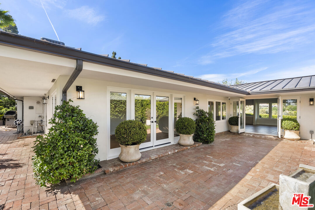 9881 Beverly Grove Dr