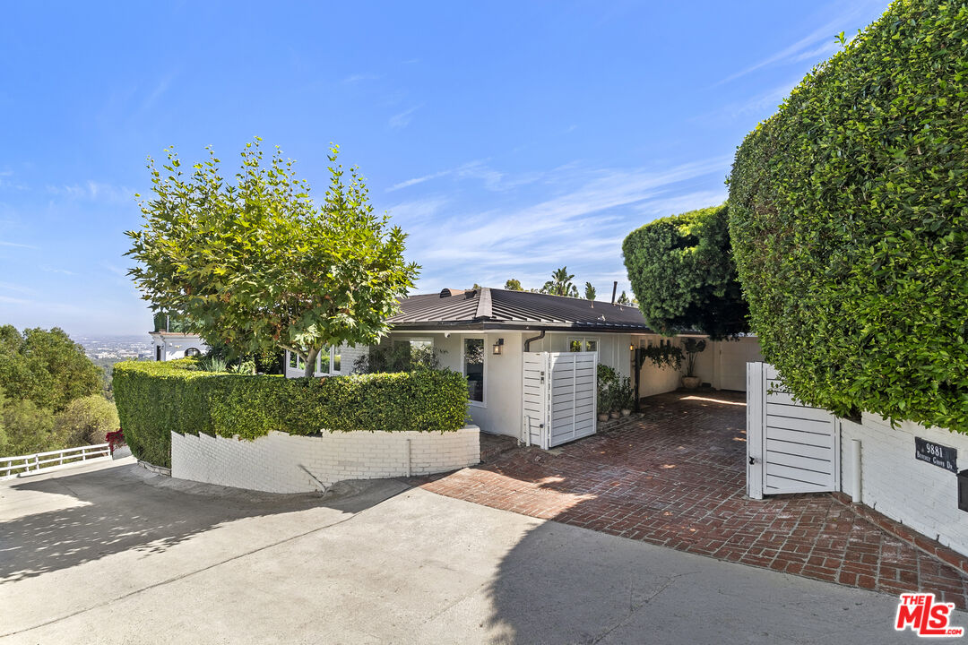 9881 Beverly Grove Dr