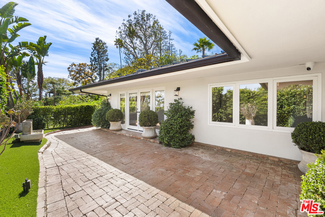 9881 Beverly Grove Dr
