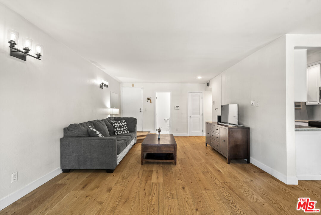 1515 S Beverly Dr Unit: 201