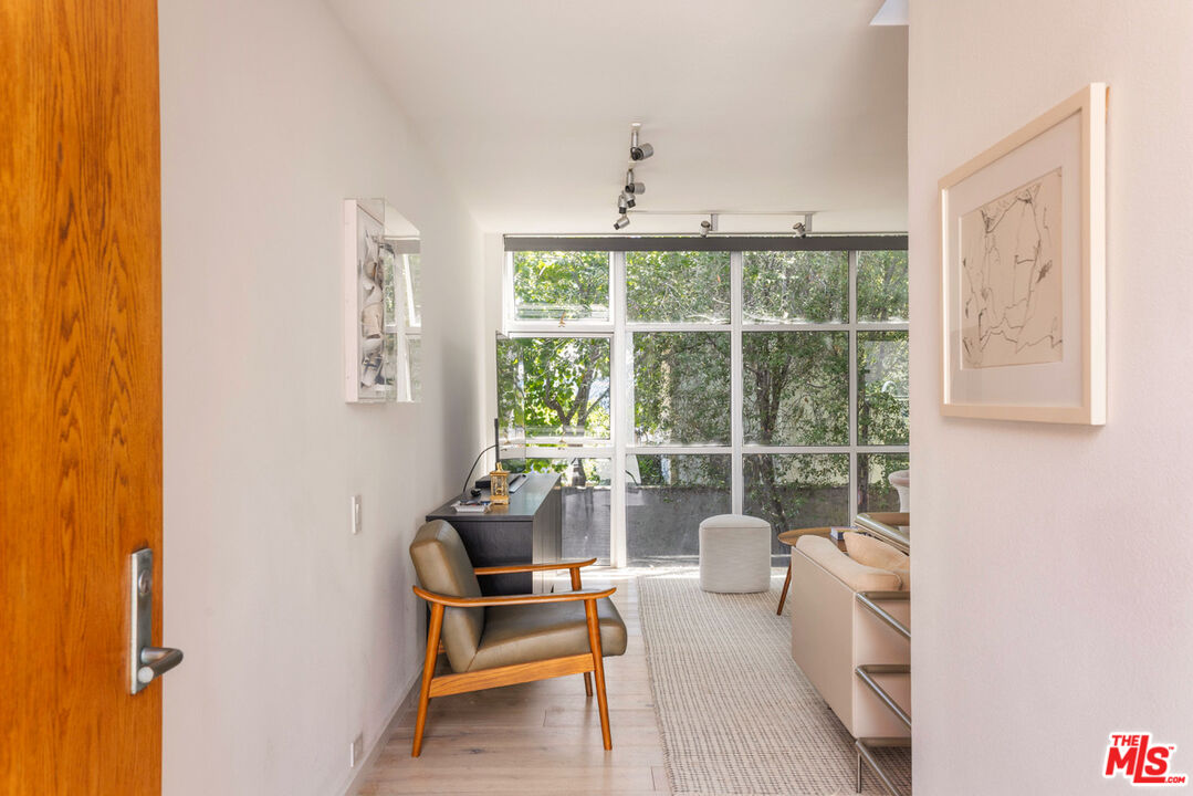 2433 28th St Unit: B