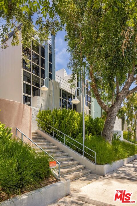 2433 28th St Unit: B