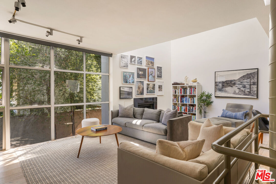 2433 28th St Unit: B