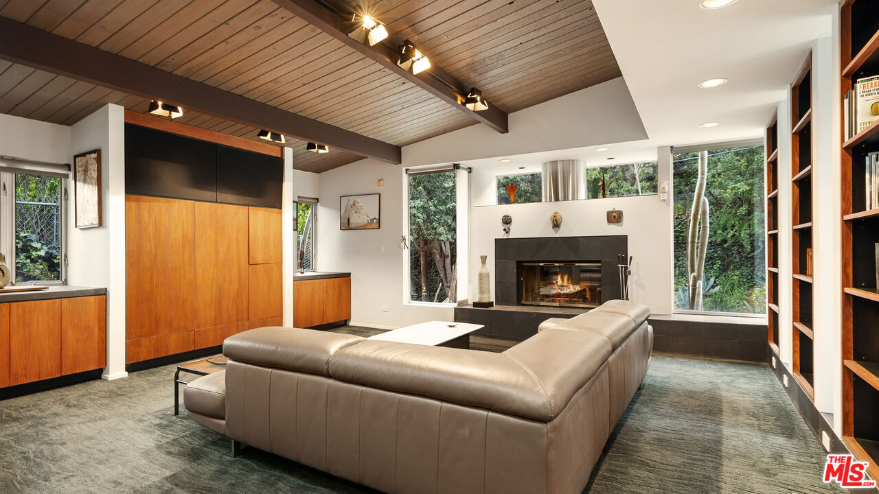 13044 Sky Valley Rd