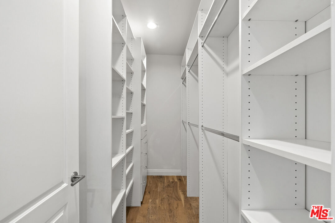 1283 Havenhurst Dr Unit: 101