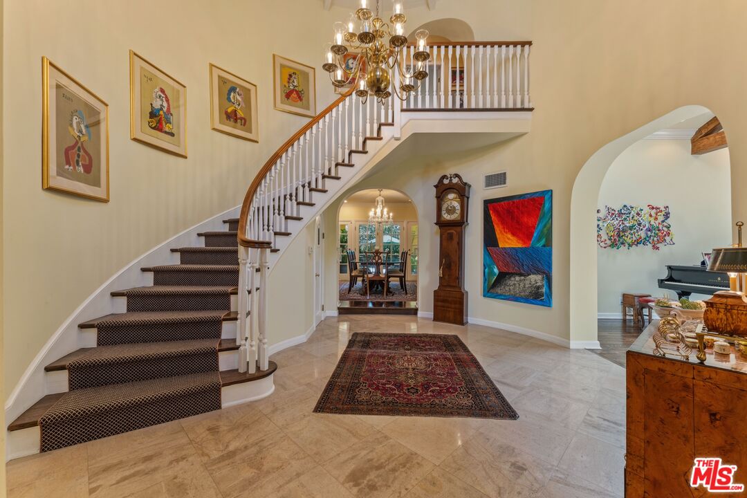 607 N Linden Dr
