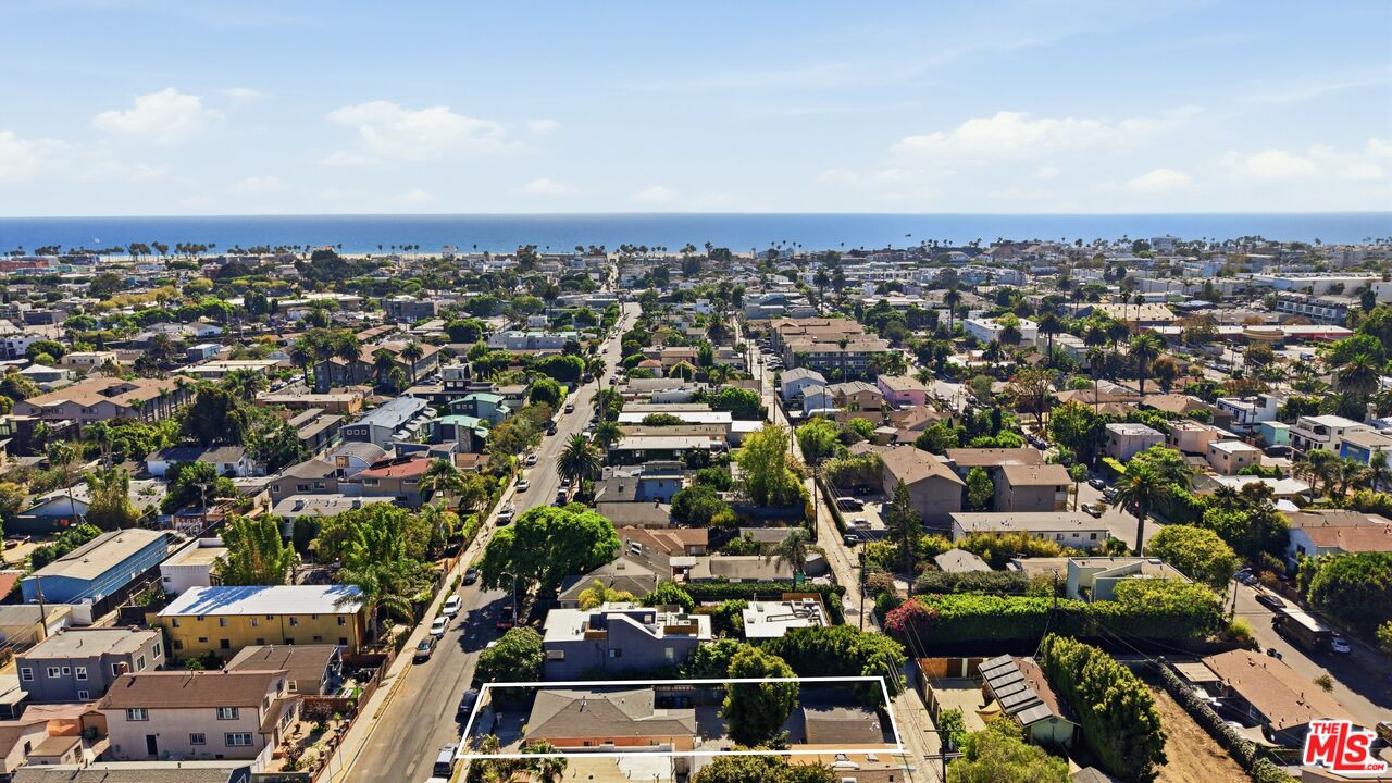 563 Brooks Ave