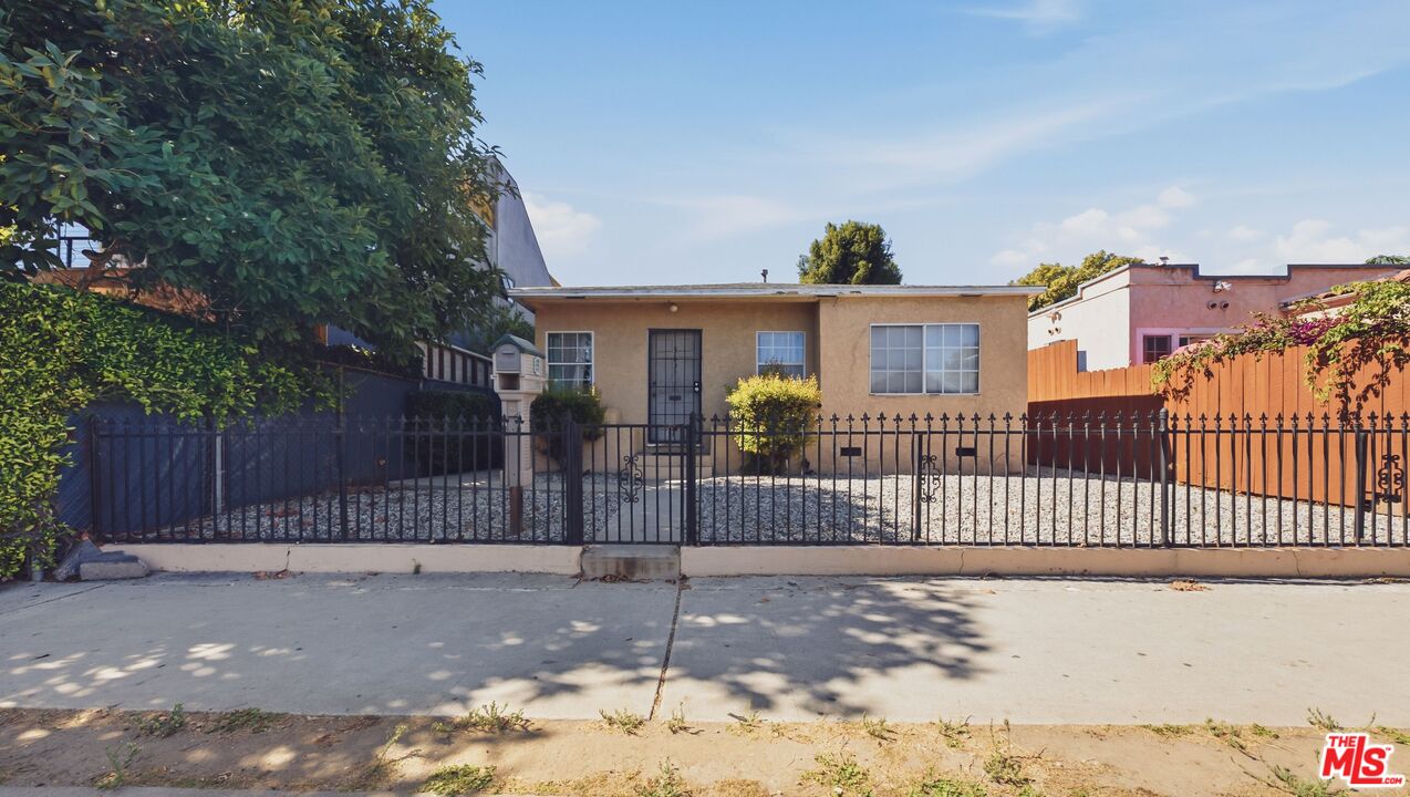 563 Brooks Ave