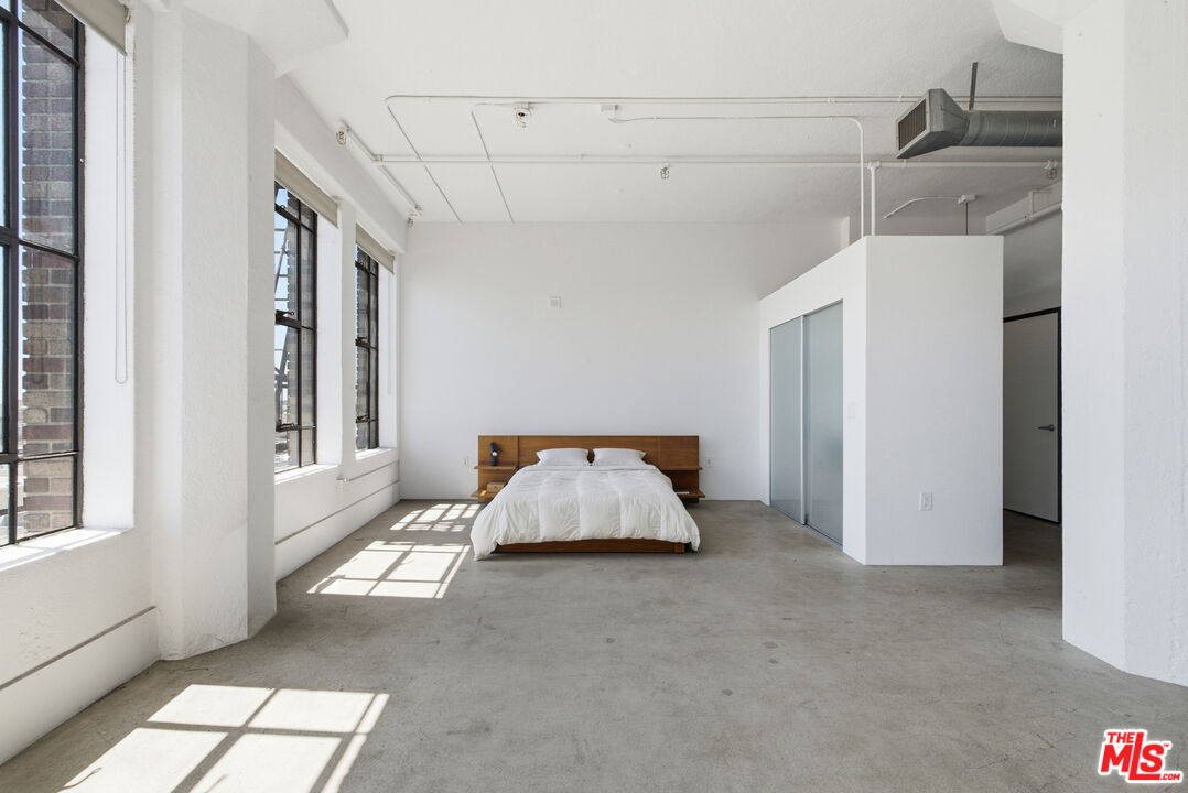315 E 8th St Unit: 505
