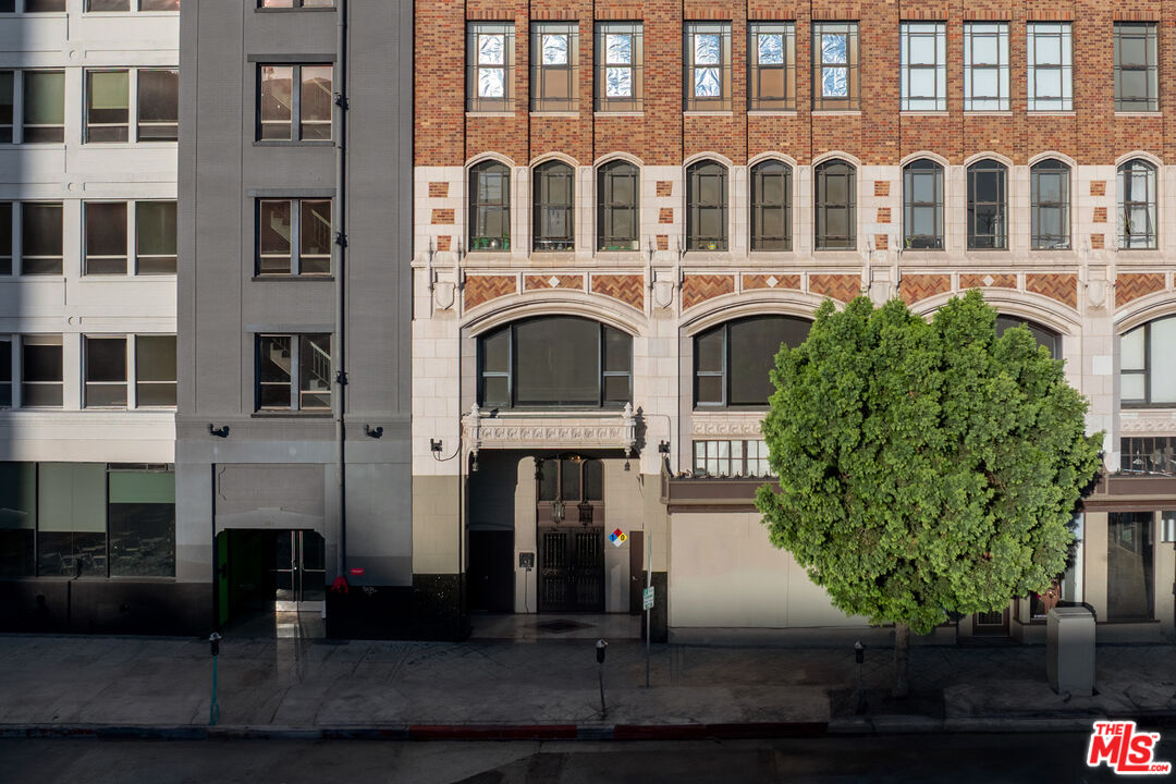 315 E 8th St Unit: 505
