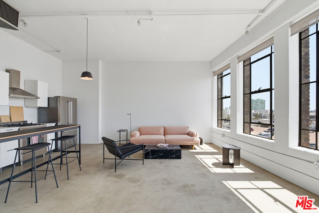 315 E 8th St Unit: 505