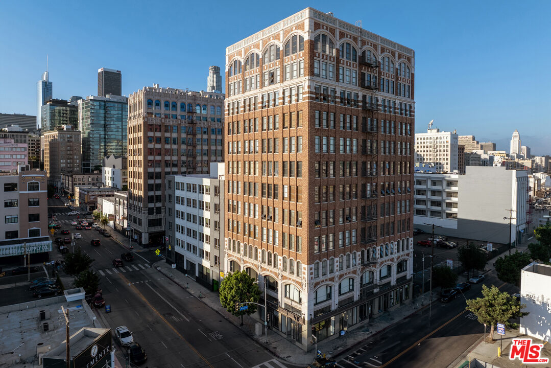 315 E 8th St Unit: 505