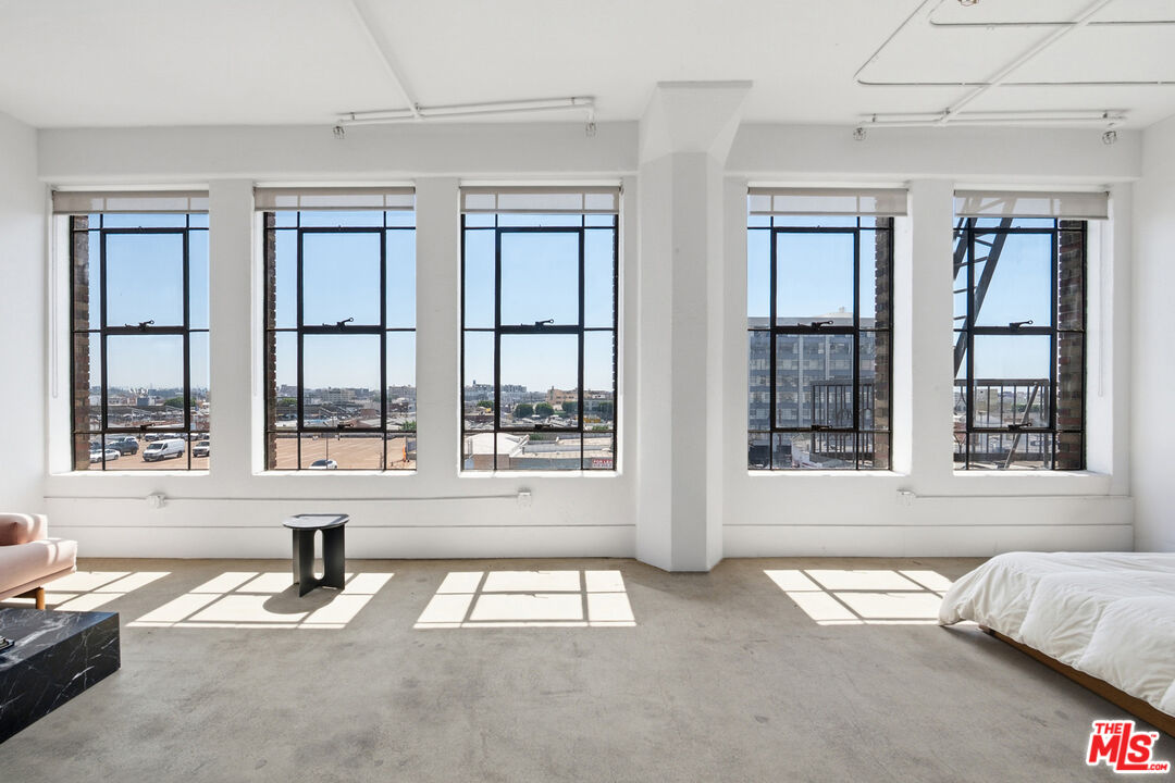 315 E 8th St Unit: 505