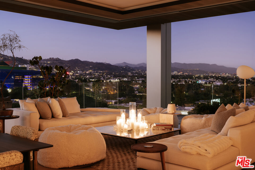 8899 Beverly Blvd Unit: 8B