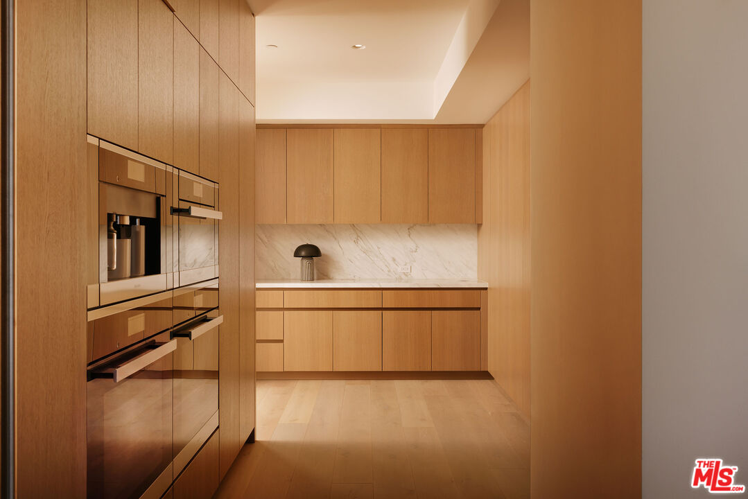 8899 Beverly Blvd Unit: 8B