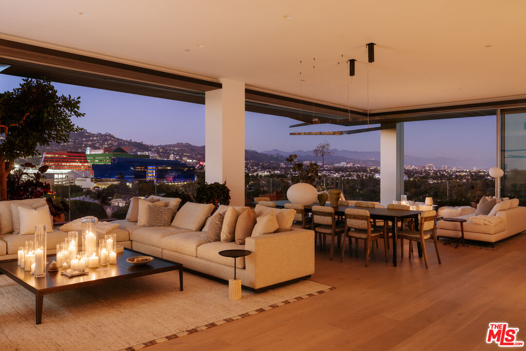 8899 Beverly Blvd Unit: 8B
