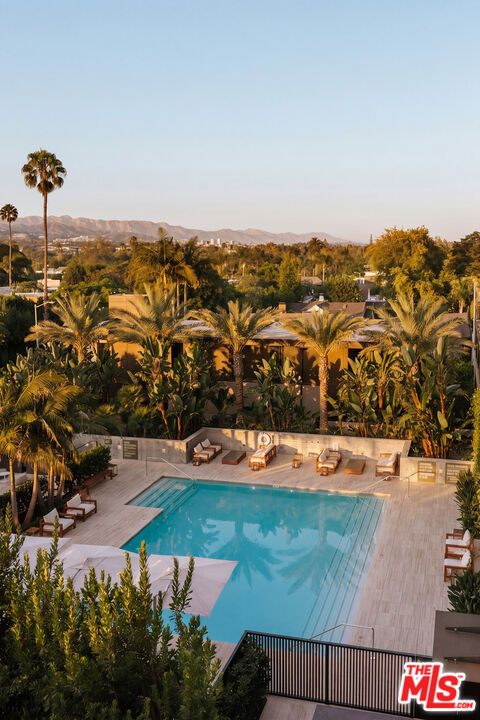 8899 Beverly Blvd Unit: 8B