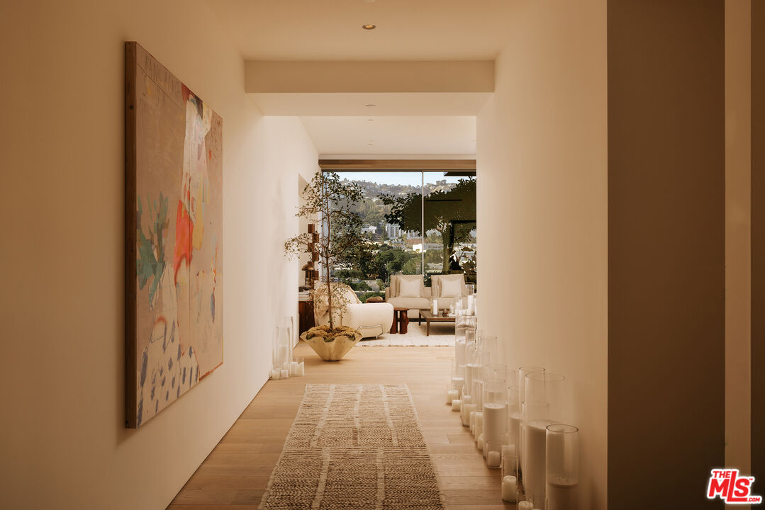 8899 Beverly Blvd Unit: 8B