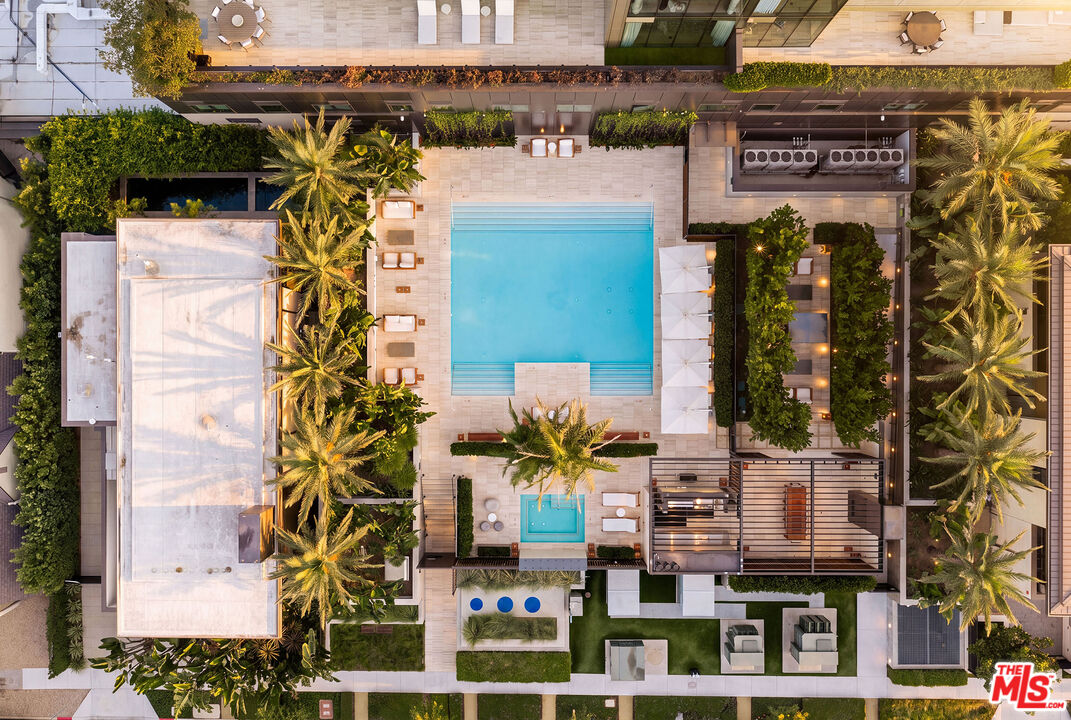 8899 Beverly Blvd Unit: 8B
