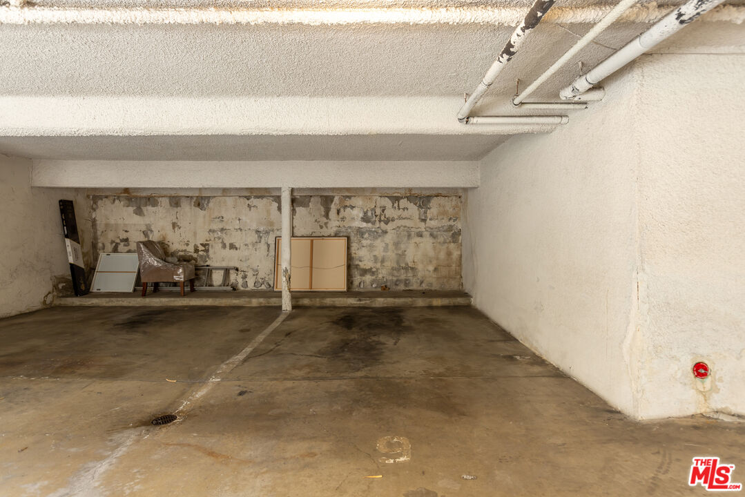 912 Hilldale Ave Unit: 2