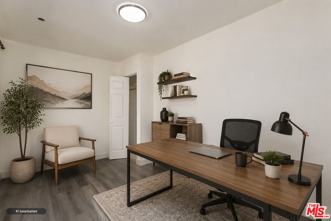 912 Hilldale Ave Unit: 2