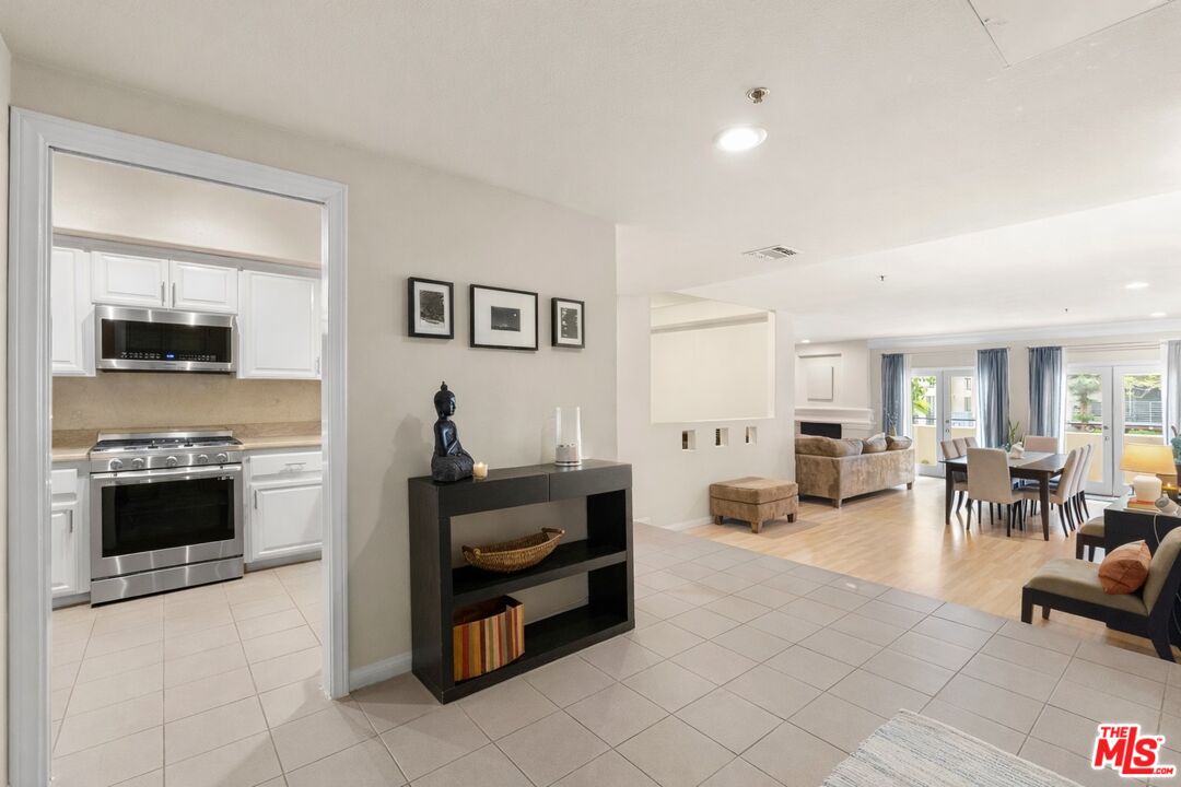 12011 Goshen Ave Unit: 102