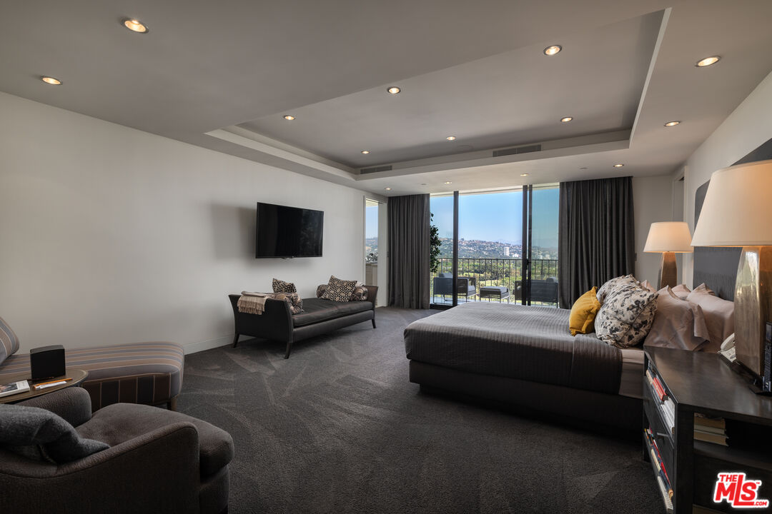 10375 Wilshire Blvd Unit: 14HK