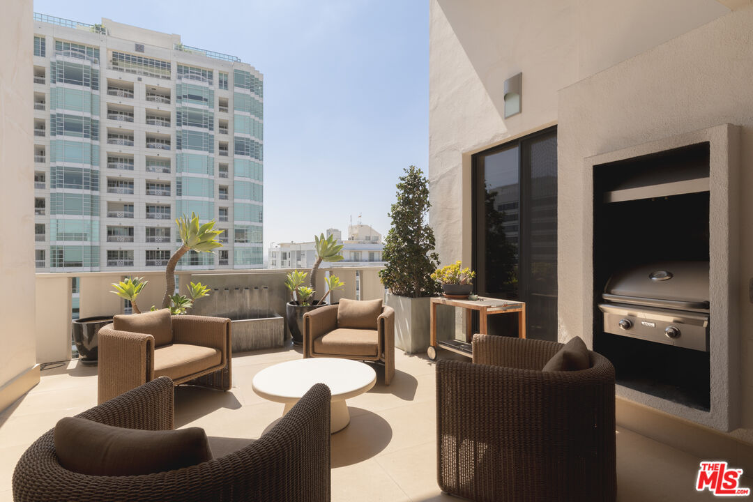 10375 Wilshire Blvd Unit: 14HK