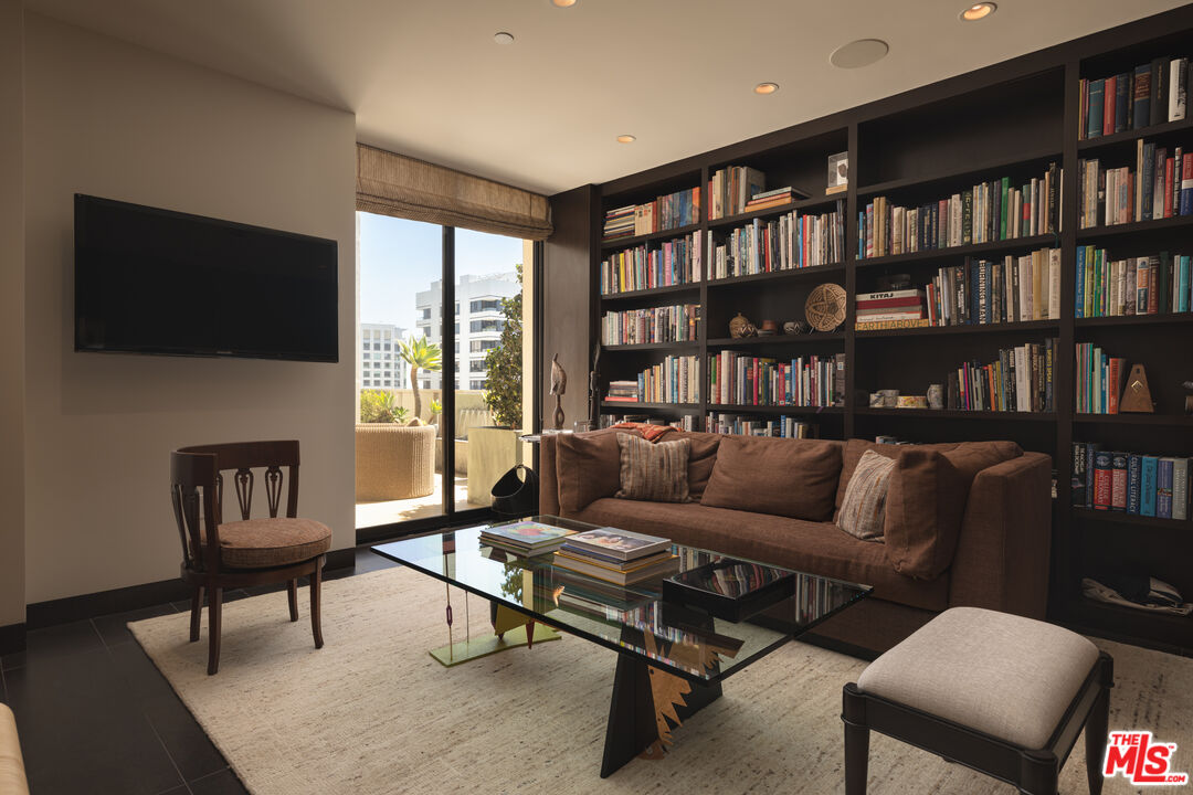 10375 Wilshire Blvd Unit: 14HK