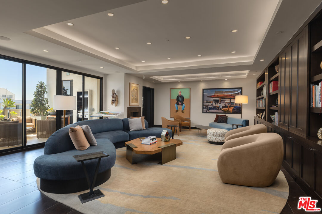 10375 Wilshire Blvd Unit: 14HK