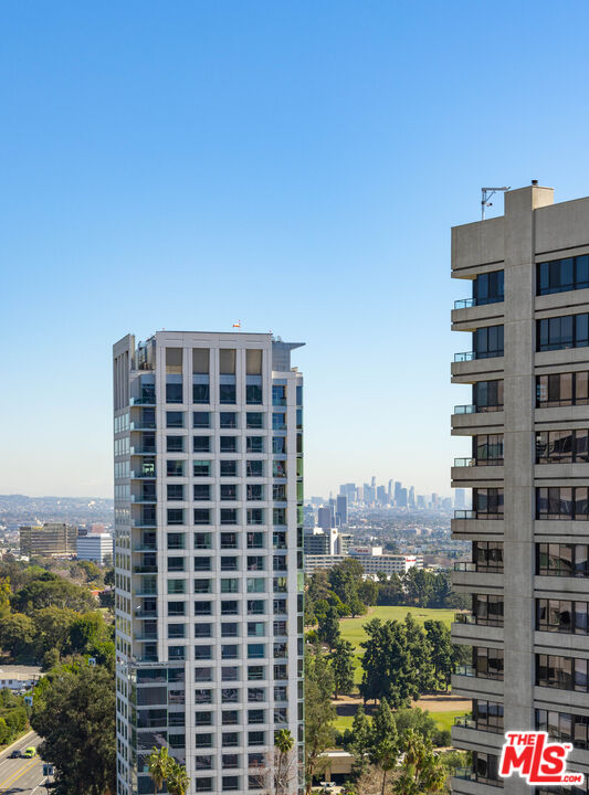 10375 Wilshire Blvd Unit: 14HK