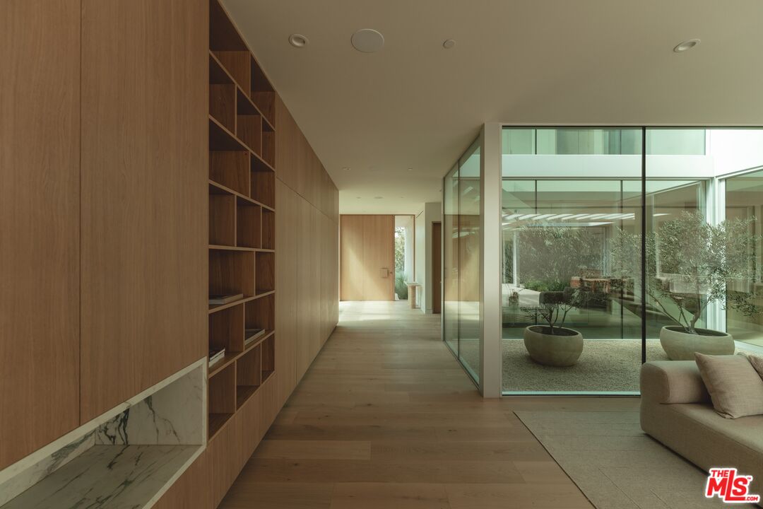 634 Moreno Ave