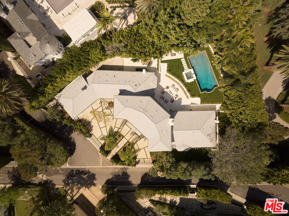 31 Oakmont Dr