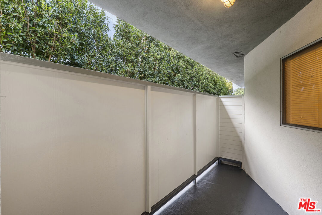 929 N San Vicente Blvd Unit: 4